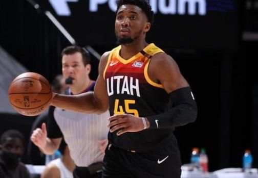 赛季首发场 赛季首发场