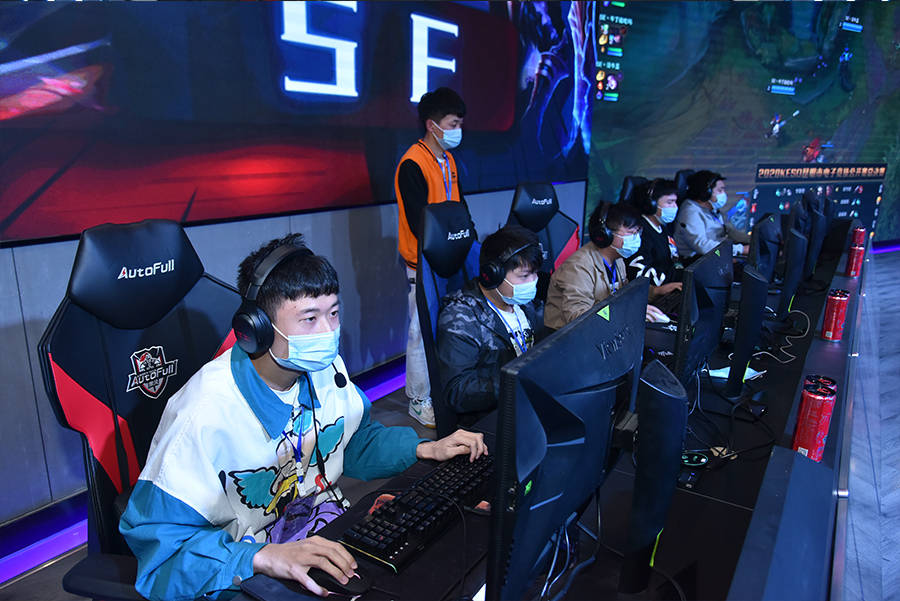 在场上的领 在场上的领